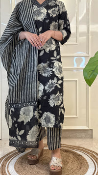 V Neck Black Dupatta Set