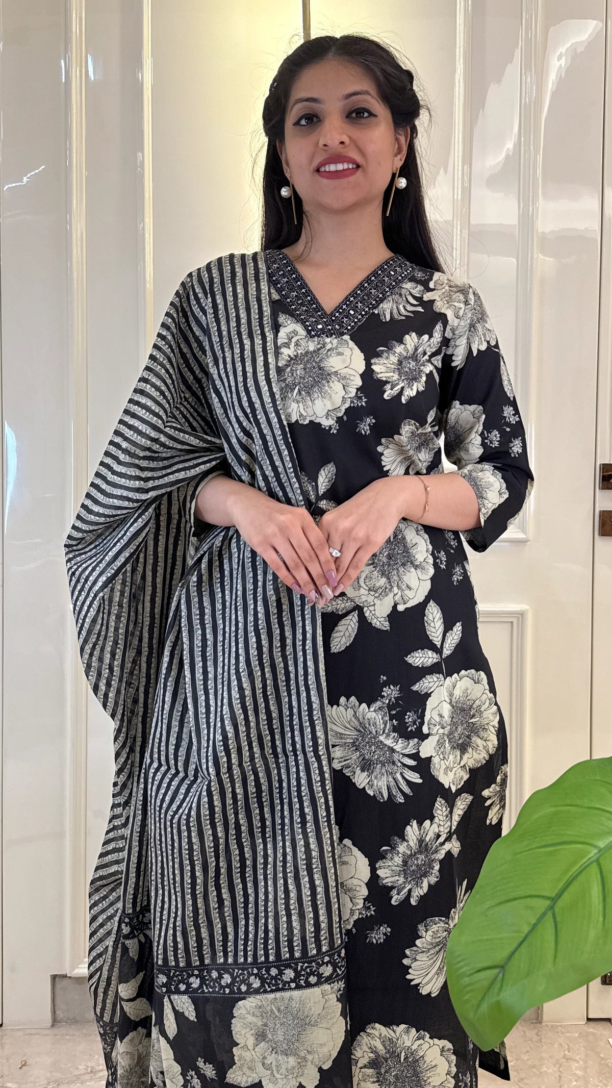 V Neck Black Dupatta Set