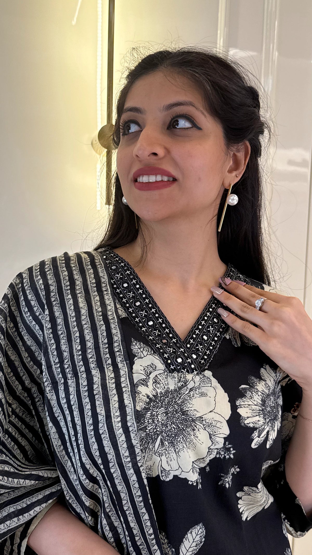 V Neck Black Dupatta Set