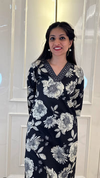 V Neck Black Dupatta Set